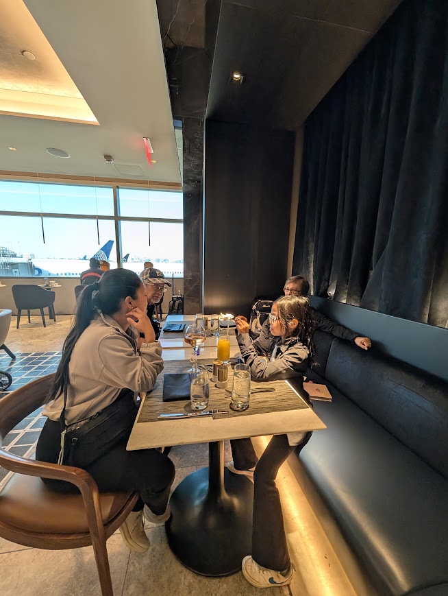 Polaris Lounge with Full Service Restaurant